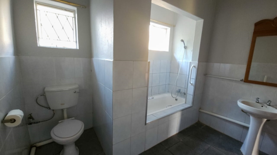 To Let 1 Bedroom Property for Rent in Meerhof North West